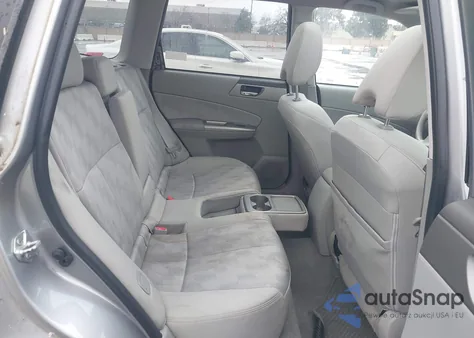 2010 Subaru Forester 2.5X Premium z USA, uszkodzony, nr VIN JF2SH6CC1AH762431